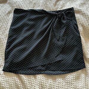 Black-and-white polkadot wrap skirt size large